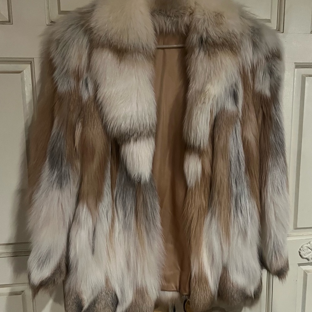 Elegant Women's Genuine Fox Fur Coat - Picture 2 of 6